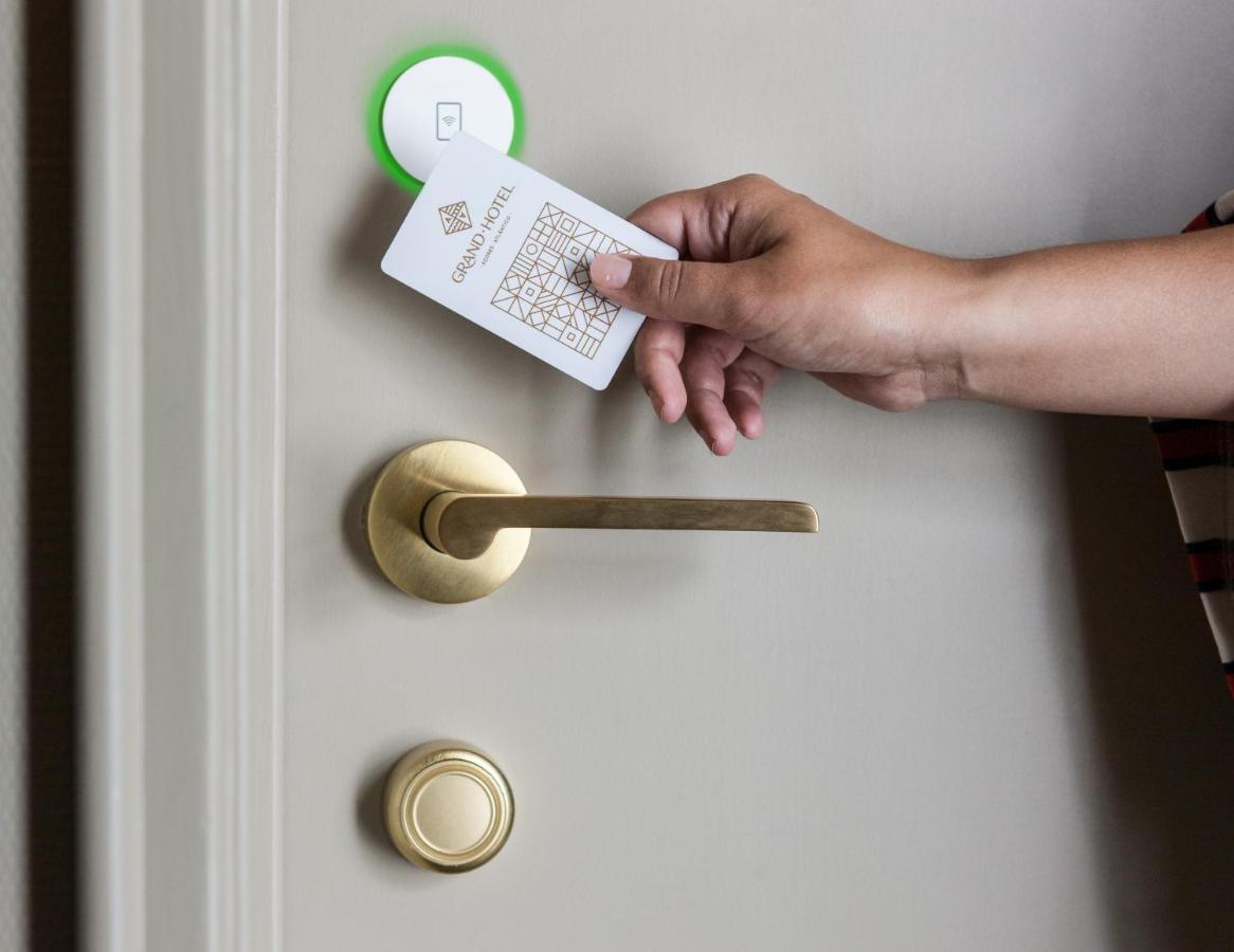 Grand Hotel Acores Atlantico ポンタ・デルガダ エクステリア 写真 A card access system