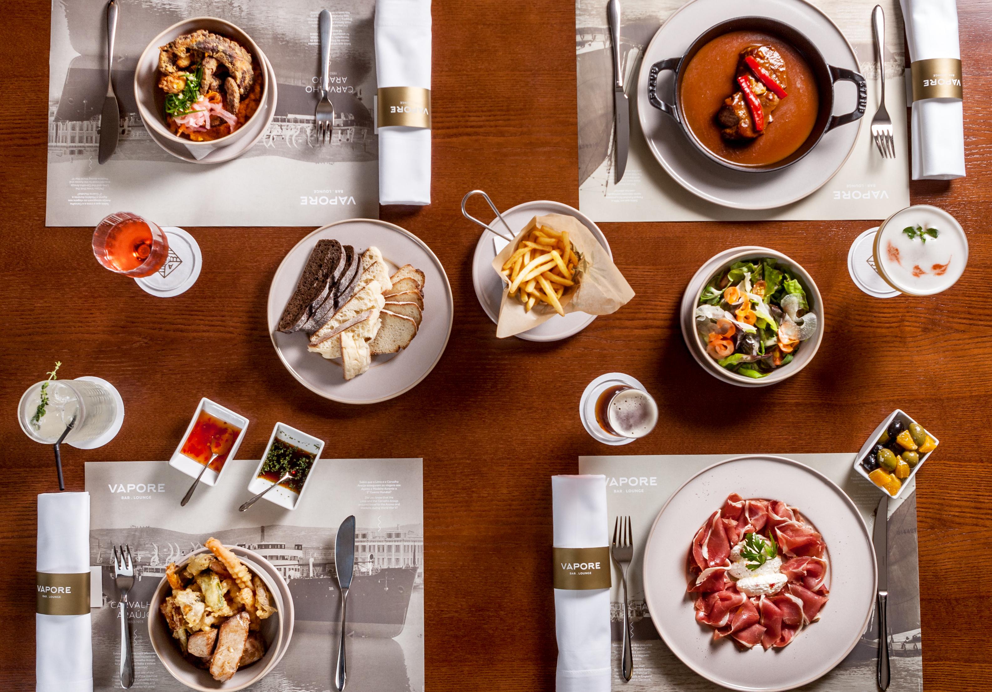 Grand Hotel Acores Atlantico ポンタ・デルガダ エクステリア 写真 A selection of dishes from the menu