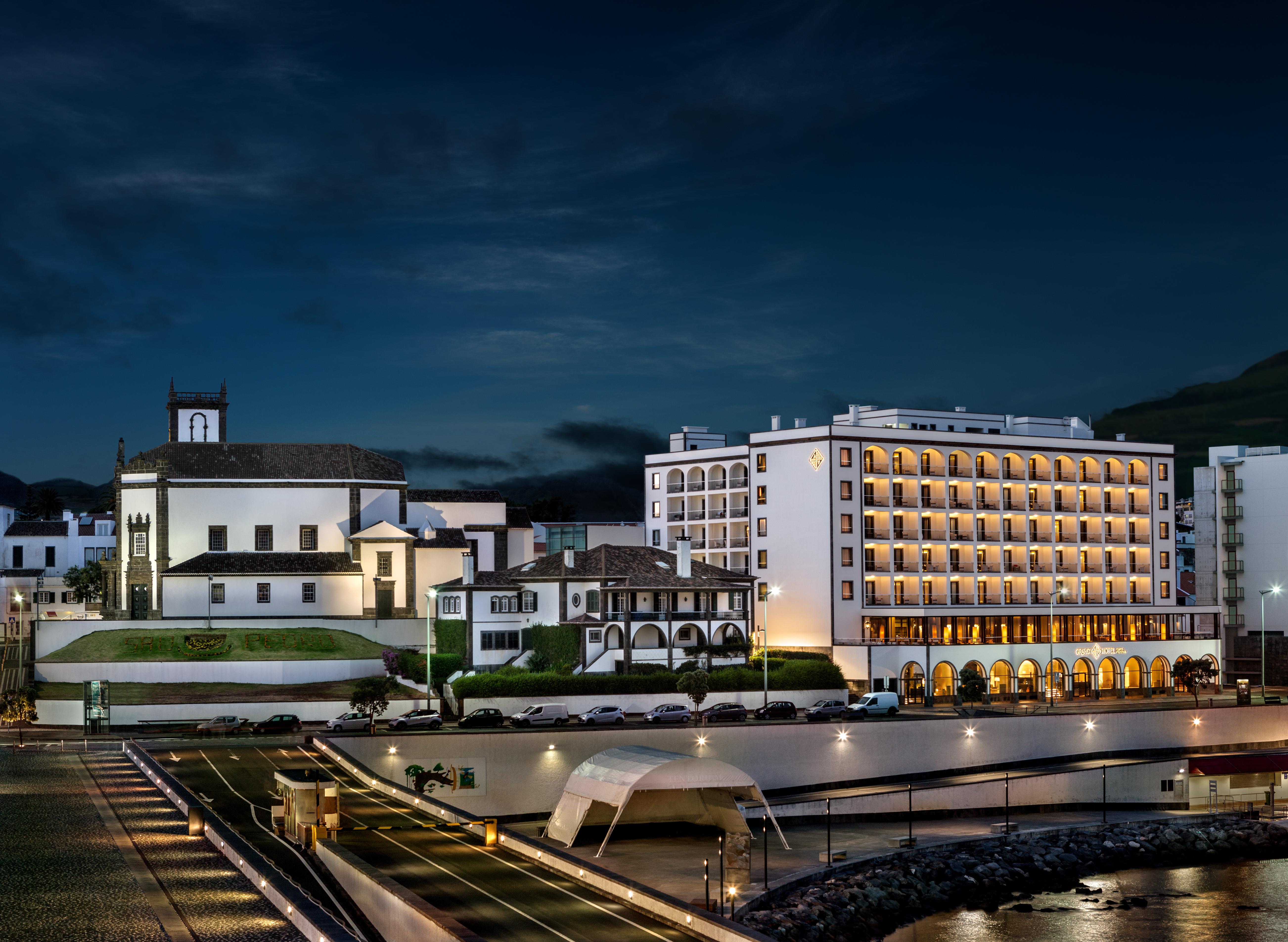 Grand Hotel Acores Atlantico ポンタ・デルガダ エクステリア 写真 The town of Caldas da Rainha, the capital of the municipality