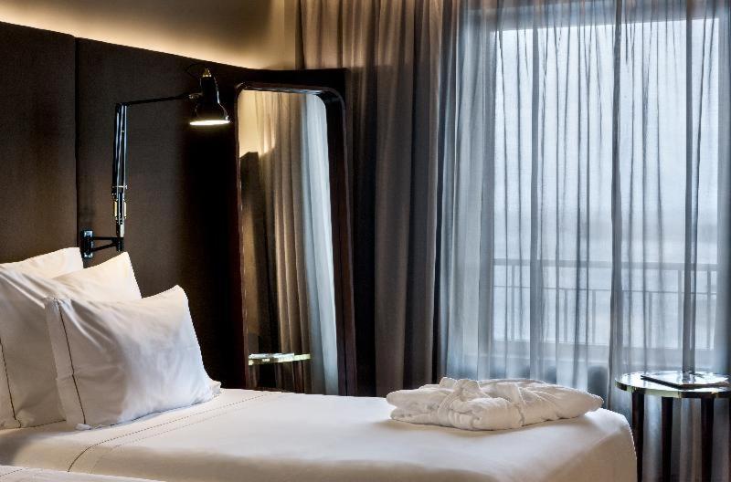 Grand Hotel Acores Atlantico ポンタ・デルガダ 部屋 写真 A room at the hotel